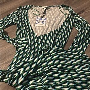 Diane Von Furstenberg Green and‎ White Geometric wrap dress